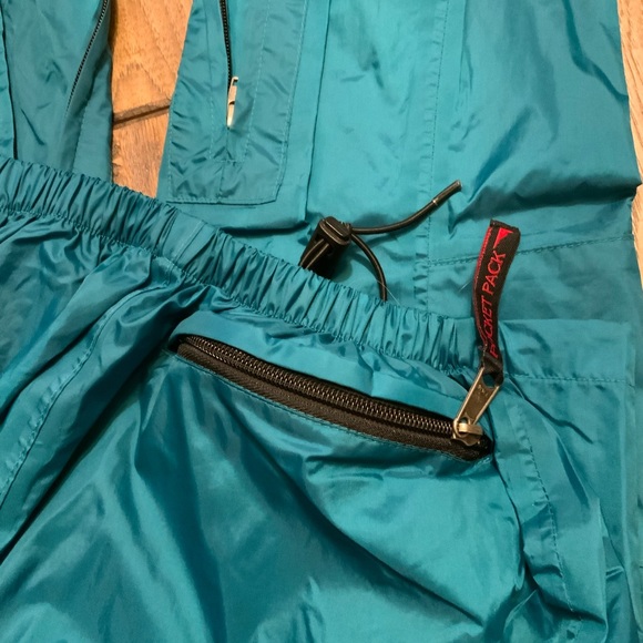 Red Ledge waterproof shell rain pants. Size Small - Picture 4 of 4